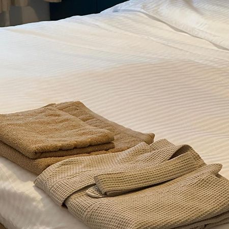 Modern Flat - Apartament Nou Aproape De Spital Si Aeroport Яш Екстериор снимка