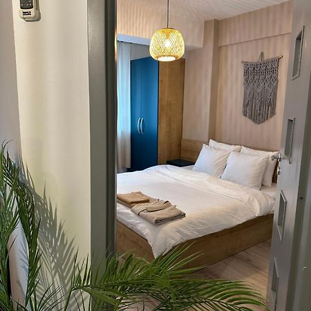Modern Flat - Apartament Nou Aproape De Spital Si Aeroport Яш Екстериор снимка