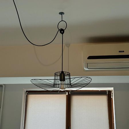 Modern Flat - Apartament Nou Aproape De Spital Si Aeroport Яш Екстериор снимка