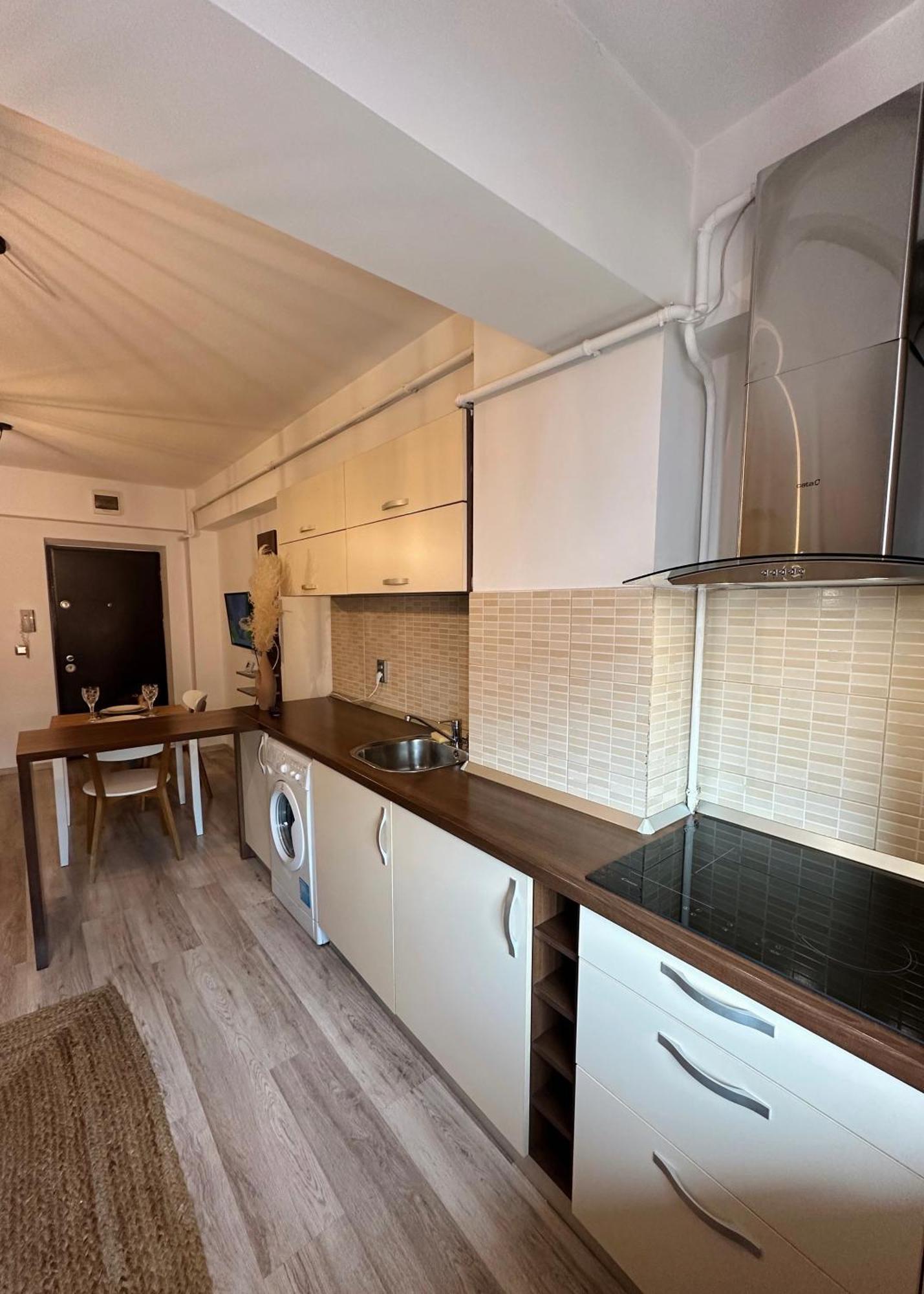 Modern Flat - Apartament Nou Aproape De Spital Si Aeroport Яш Екстериор снимка