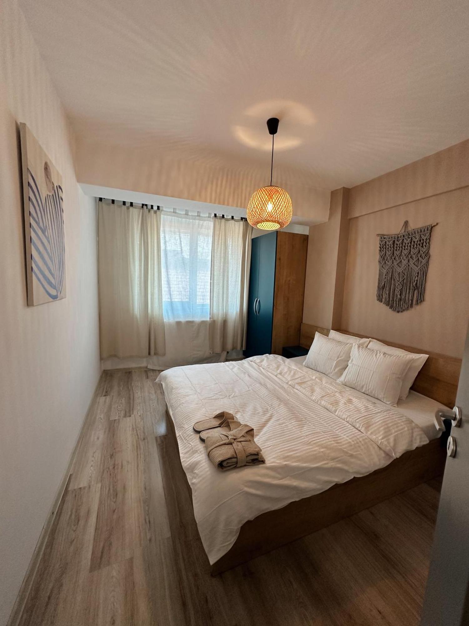 Modern Flat - Apartament Nou Aproape De Spital Si Aeroport Яш Екстериор снимка