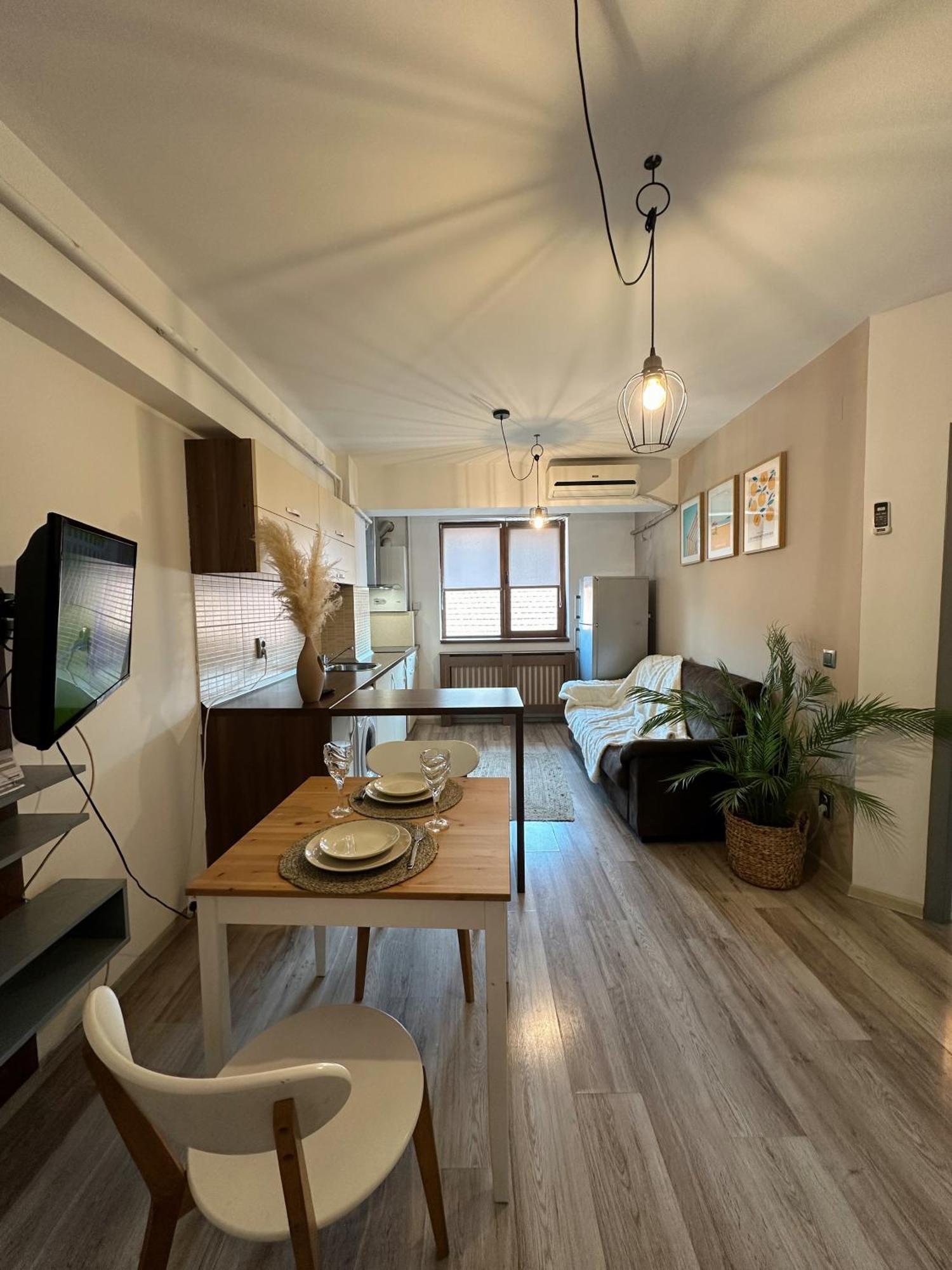 Modern Flat - Apartament Nou Aproape De Spital Si Aeroport Яш Екстериор снимка