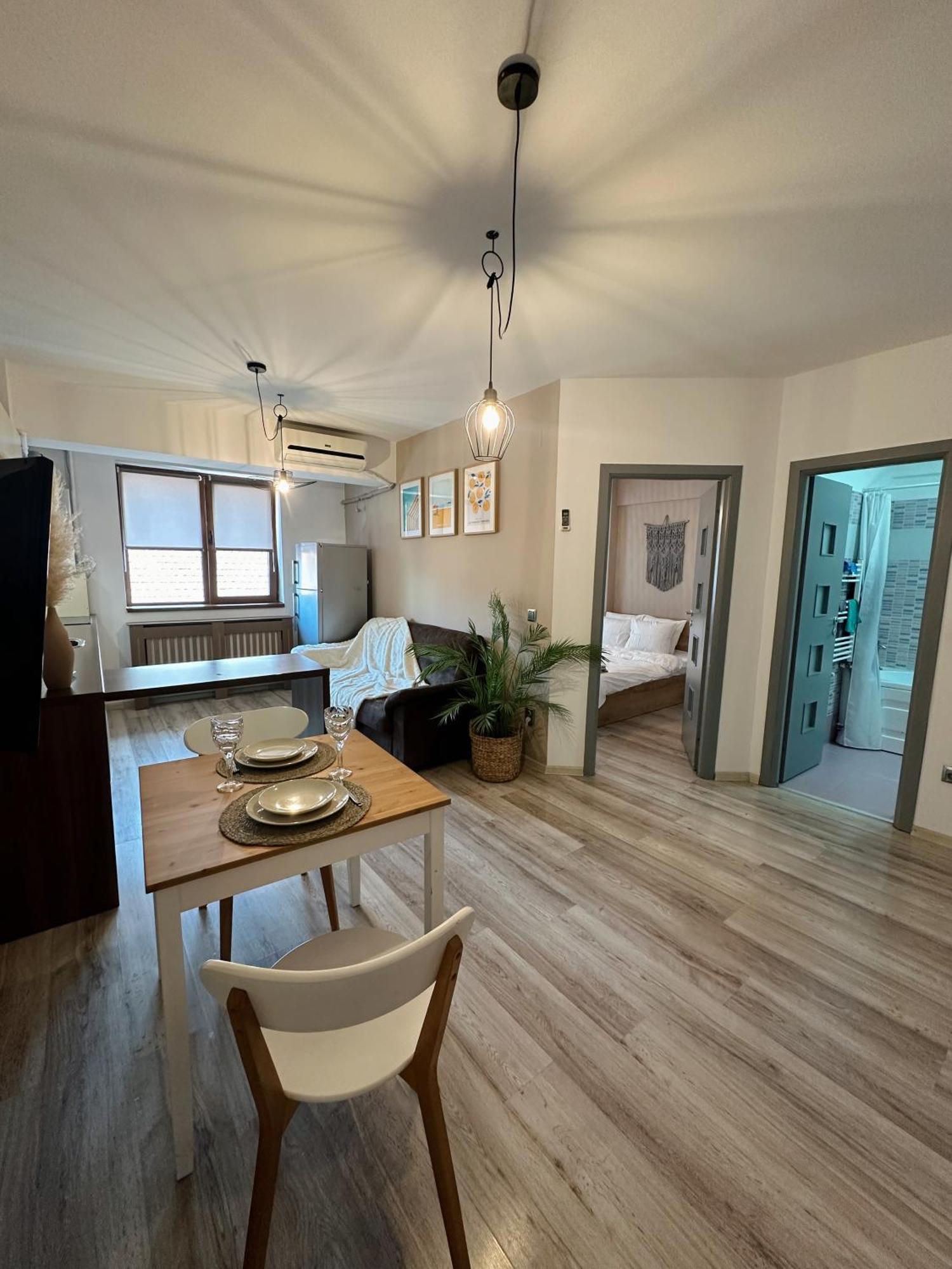 Modern Flat - Apartament Nou Aproape De Spital Si Aeroport Яш Екстериор снимка