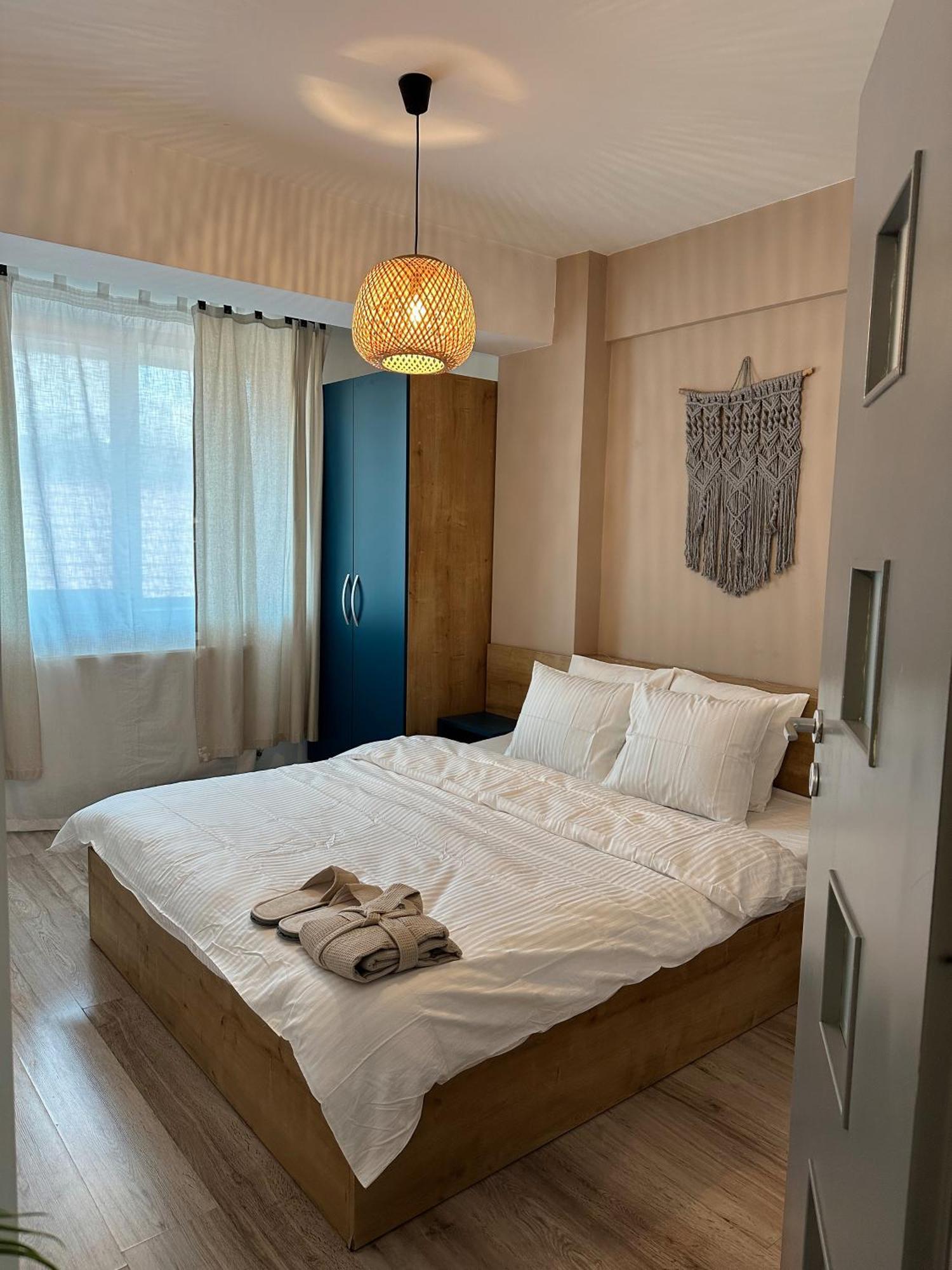 Modern Flat - Apartament Nou Aproape De Spital Si Aeroport Яш Екстериор снимка
